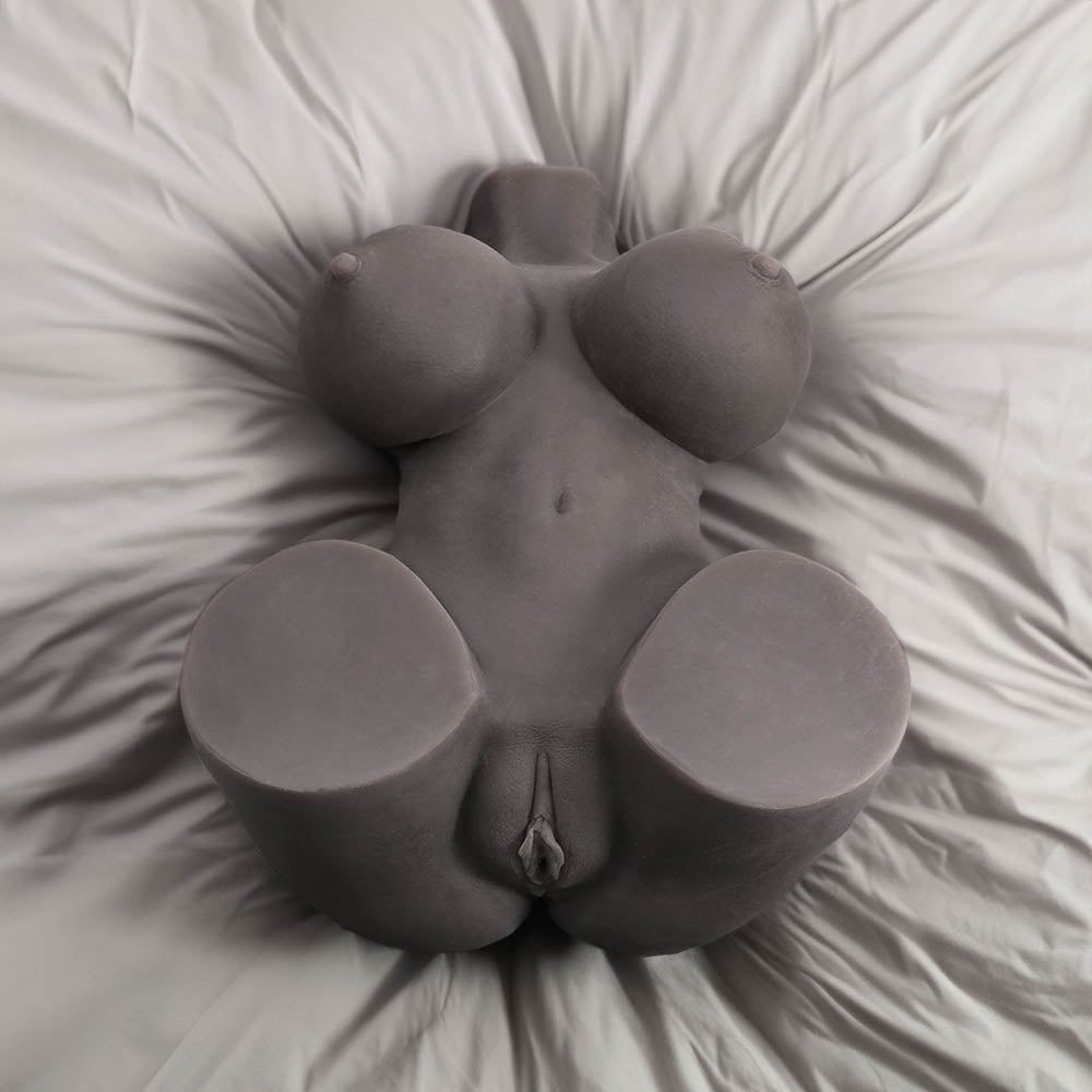 エッチな黒馬ギャル